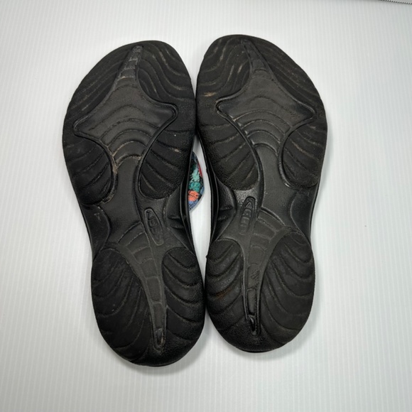 Keen Black Sandals with Colorful Straps - Picture 7 of 9